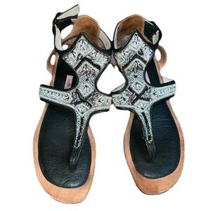 Anthropologie Meher Kakalia Queen Sofia Beaded Festival Sandal 40 / 9‎